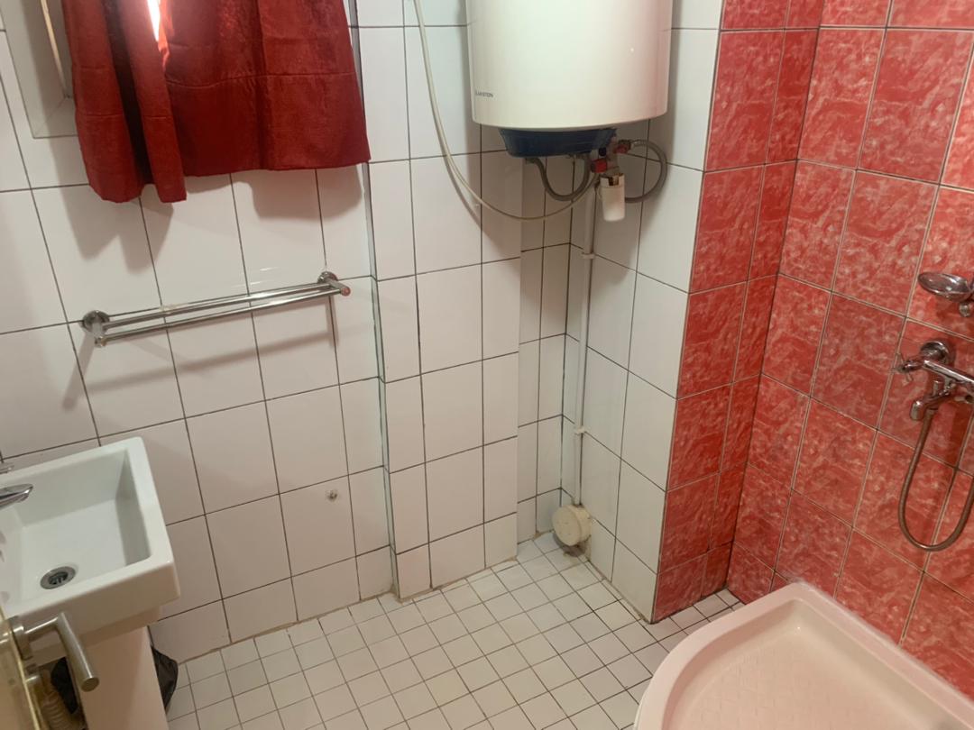 Apartment to rent - Yaoundé, Bastos, Bastos centre avec ascenseur - 1 living room(s), 3 bedroom(s), 3 bathroom(s) - 1 100 000 FCFA / month