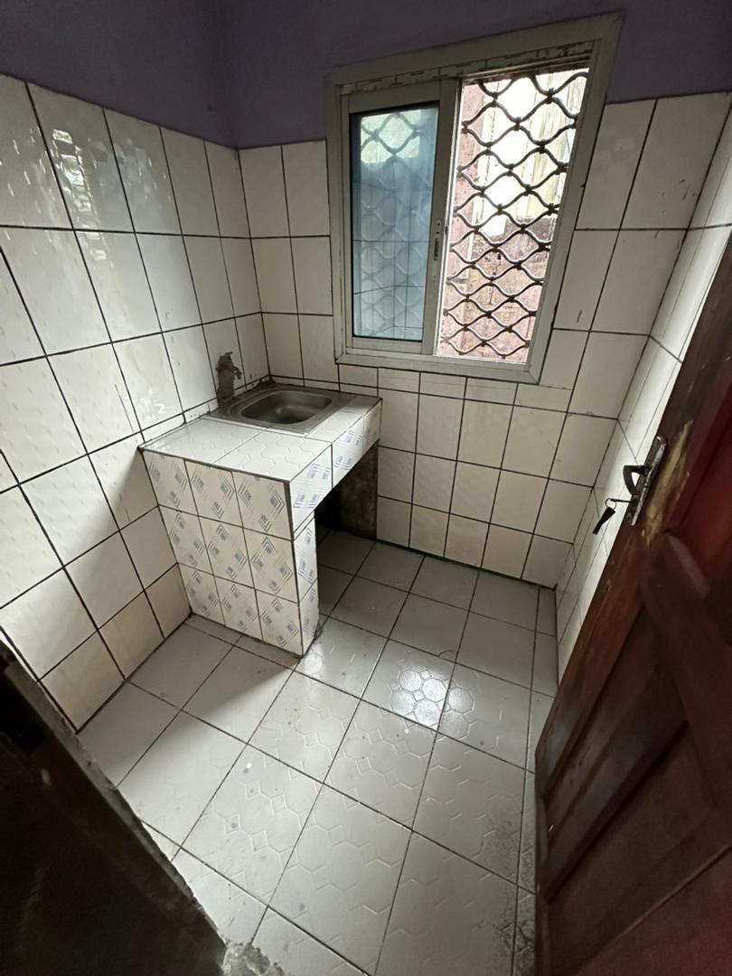 Apartment to rent - Douala, Logbessou I, Logbessou - 1 living room(s), 2 bedroom(s), 1 bathroom(s) - 65 000 FCFA / month