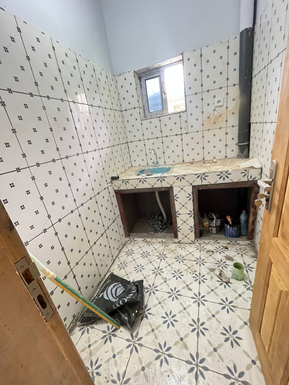 Apartment to rent - Douala, PK 11, Plus précisément à pk12 - 1 living room(s), 1 bedroom(s), 1 bathroom(s) - 55 000 FCFA / month