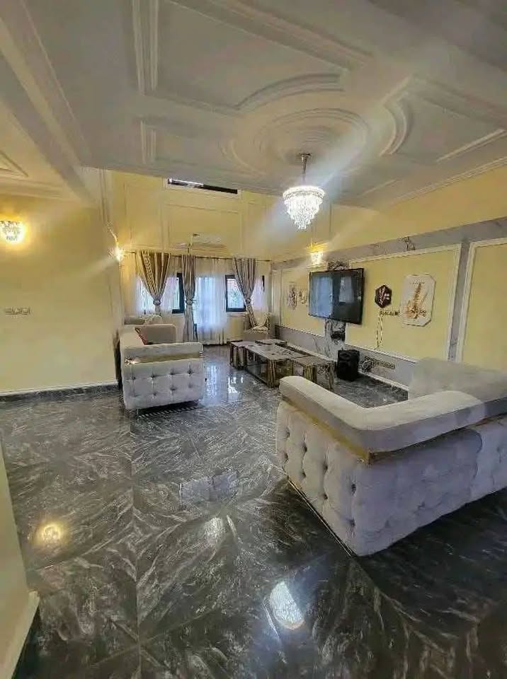 House (Duplex) to rent - Yaoundé, Biyem-Assi, jouvence - 2 living room(s), 6 bedroom(s), 7 bathroom(s) - 600 000 FCFA / month