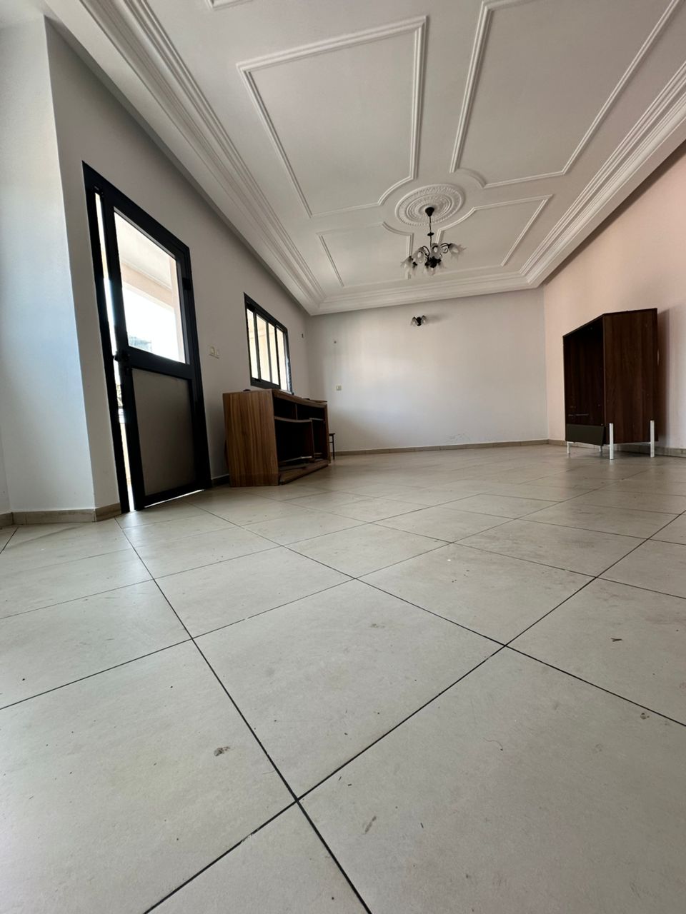 Apartment to rent - Douala, Makepe, Makepe non loin de rond poulin - 1 living room(s), 3 bedroom(s), 3 bathroom(s) - 250 000 FCFA / month