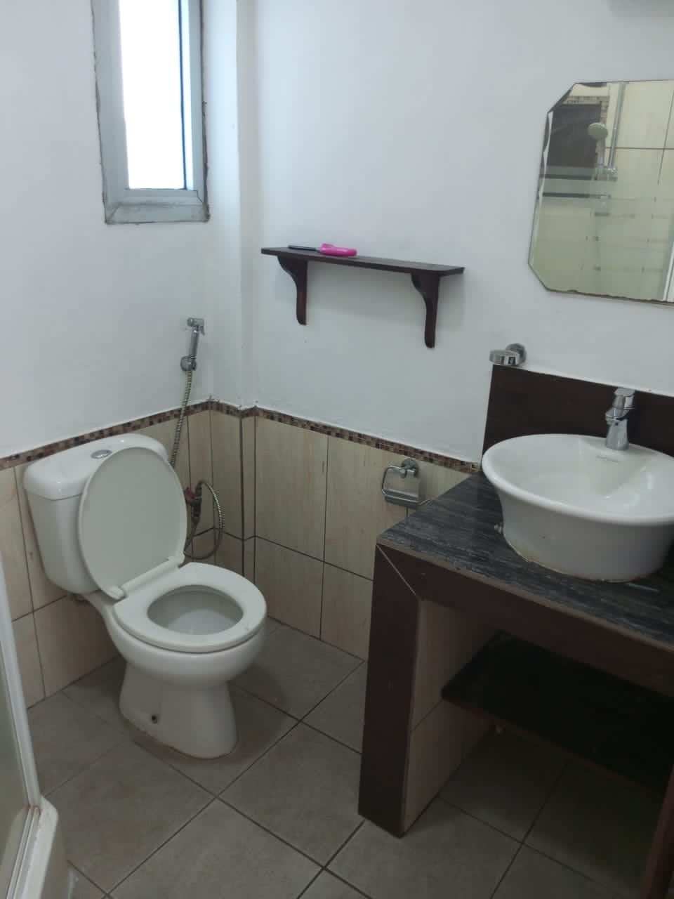 Apartment to rent - Douala, Bonapriso, Bonapriso - 1 living room(s), 2 bedroom(s), 3 bathroom(s) - 500 000 FCFA / month