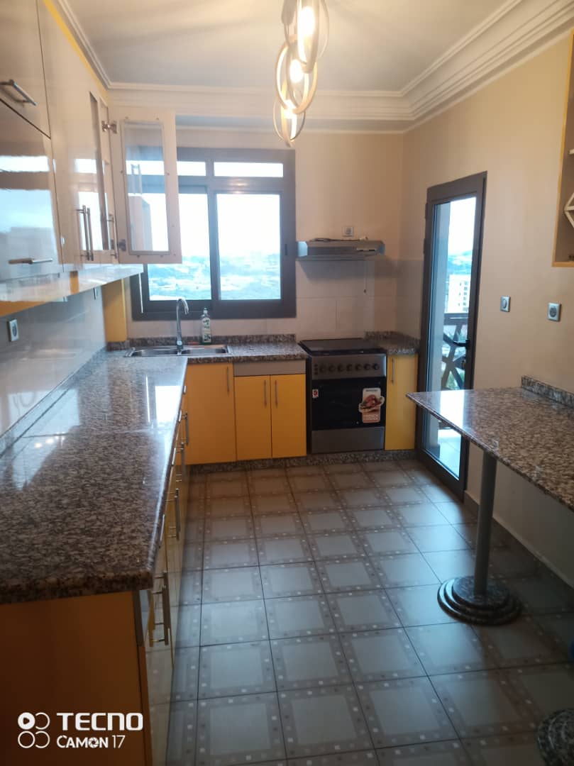 Apartment to rent - Douala, Akwa I, MAKEPE - 1 living room(s), 2 bedroom(s), 1 bathroom(s) - 2 500 000 FCFA / month