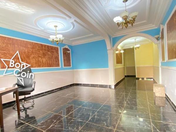 Maison (Villa) à louer - Douala, Kotto, Carrefour des immeubles - 1 salon(s), 3 chambre(s), 3 salle(s) de bains - 200 000 FCFA / mois