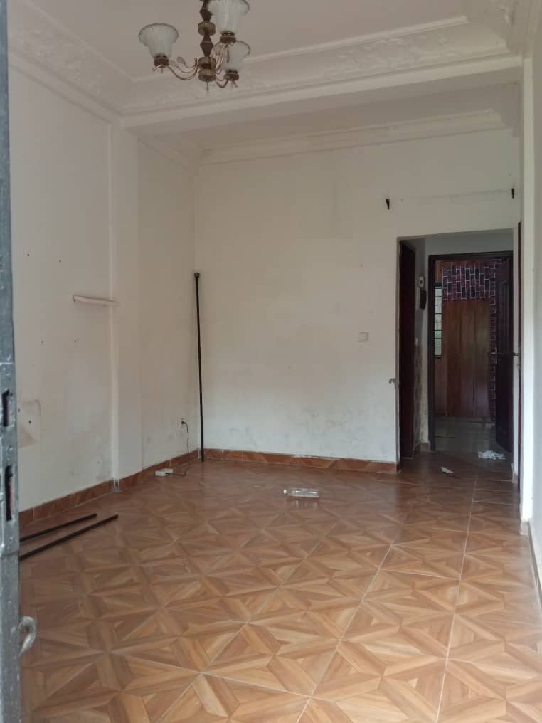 Apartment to rent - Douala, Makepe, Makepe - 1 living room(s), 1 bedroom(s), 1 bathroom(s) - 70 000 FCFA / month