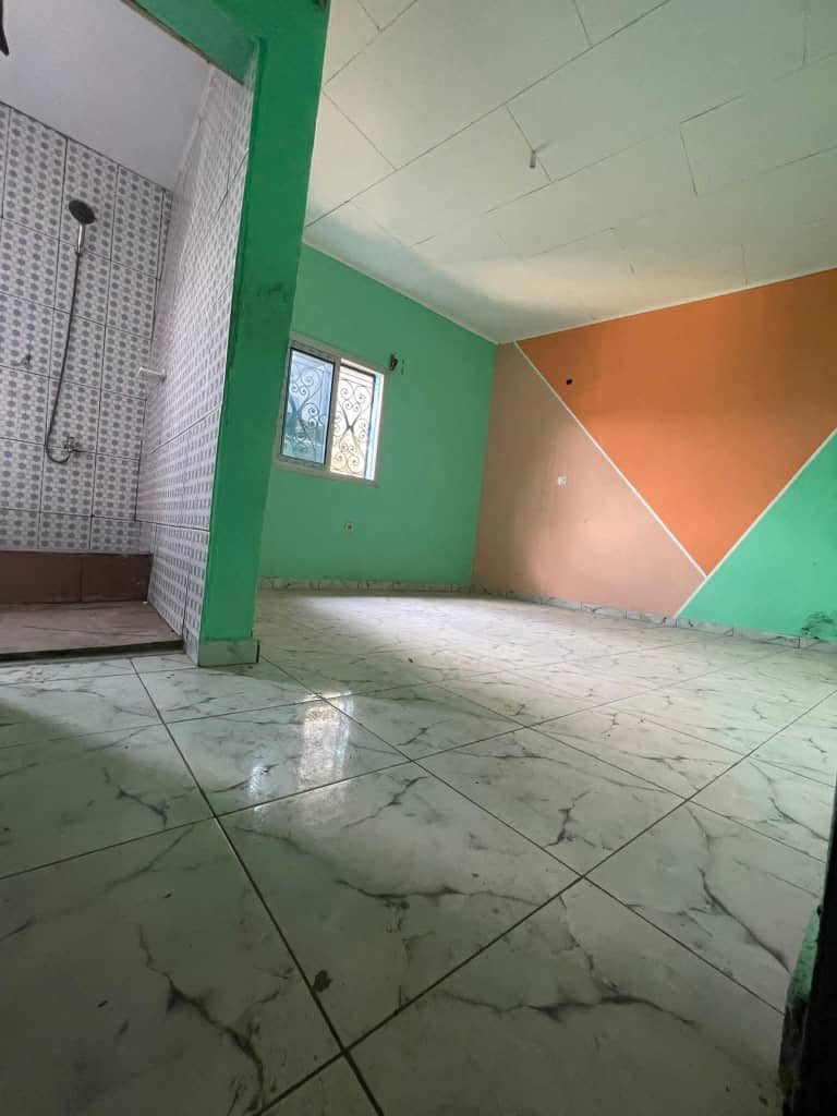 House (Villa) to rent - Douala, PK 15, Pk15 - 1 living room(s), 3 bedroom(s), 2 bathroom(s) - 70 000 FCFA / month