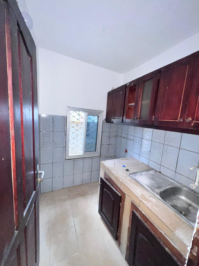 Apartment to rent - Douala, Bonamoussadi, Sable balafon - 1 living room(s), 1 bedroom(s), 1 bathroom(s) - 80 000 FCFA / month