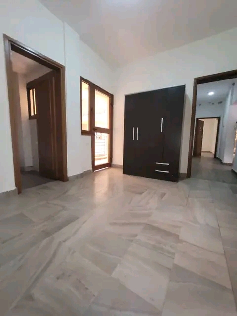 Apartment to rent - Yaoundé, Mfandena, Omnisport - 1 living room(s), 3 bedroom(s), 4 bathroom(s) - 420 000 FCFA / month