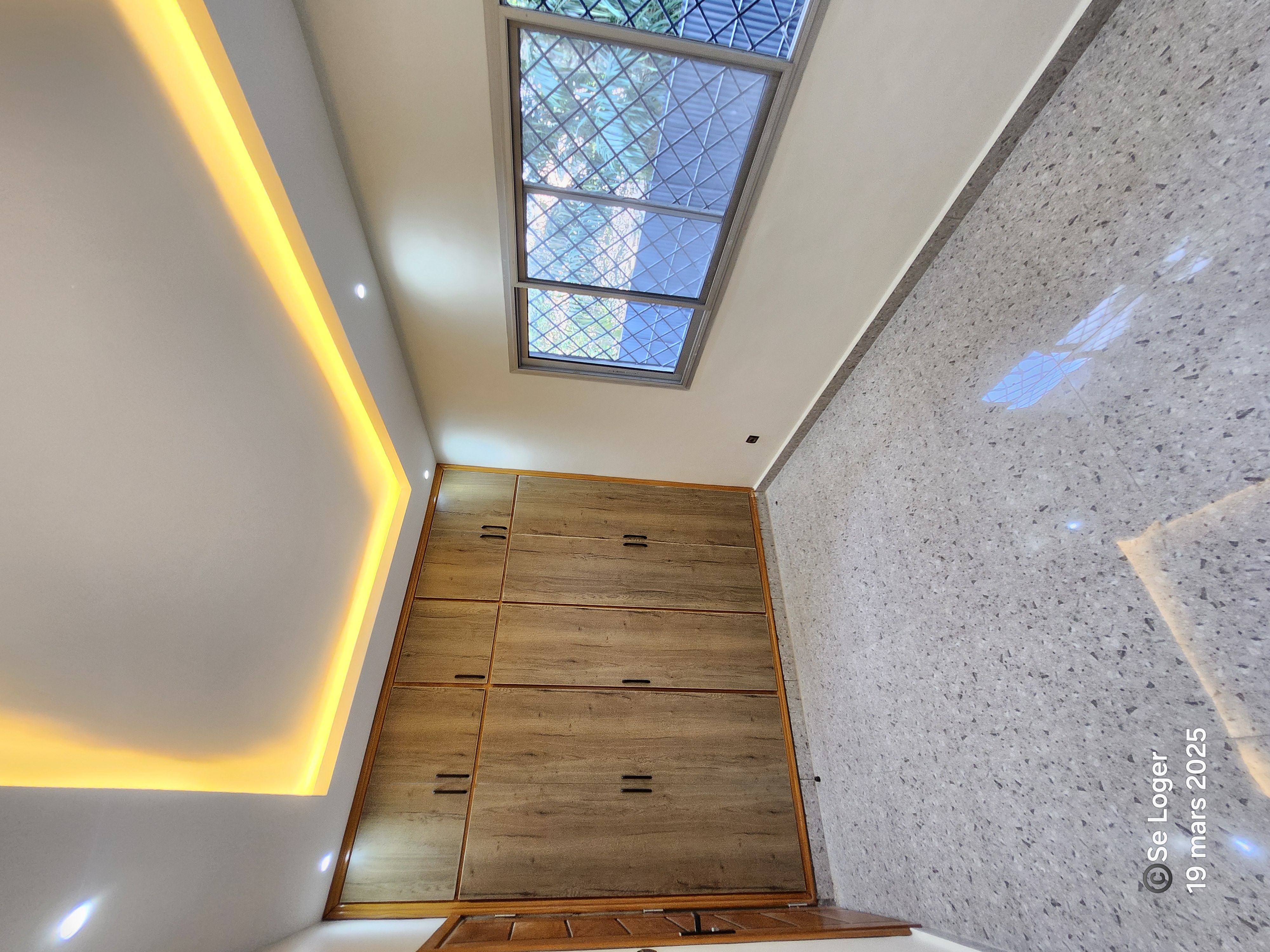 House (Duplex) to rent - Douala, Bonapriso, Goodies - 1 living room(s), 4 bedroom(s), 5 bathroom(s) - 2 500 000 FCFA / month