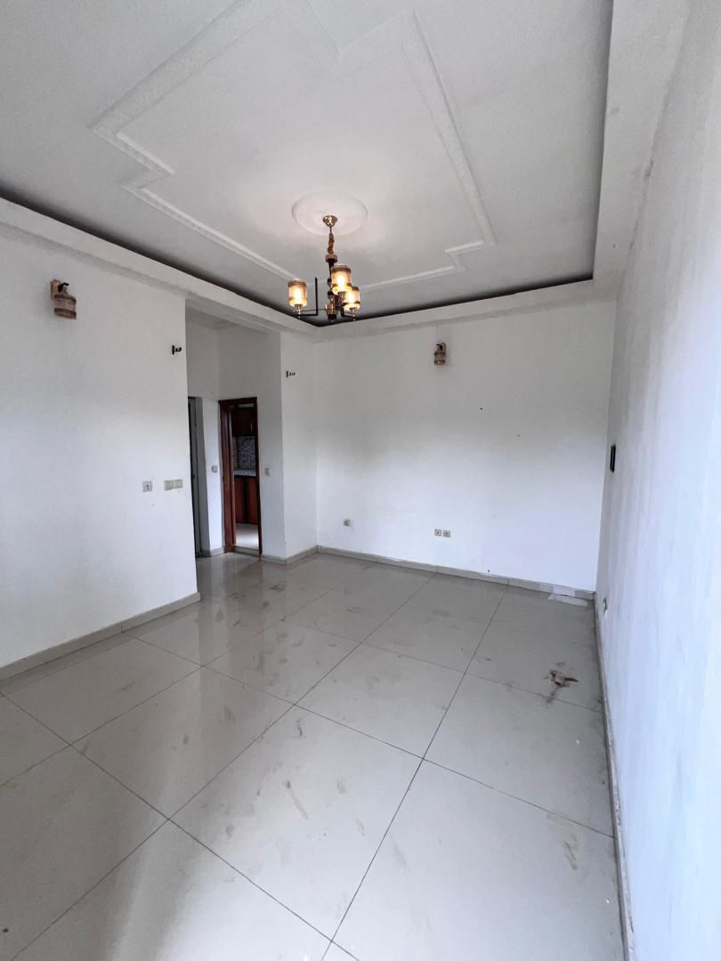 Apartment to rent - Douala, Makepe, Makepe Bloc L - 1 living room(s), 1 bedroom(s), 1 bathroom(s) - 110 000 FCFA / month