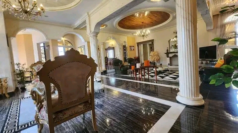 Maison (Duplex) à louer - Yaoundé, Odza, Messamedongo - 2 salon(s), 7 chambre(s), 8 salle(s) de bains - 1 200 000 FCFA / mois