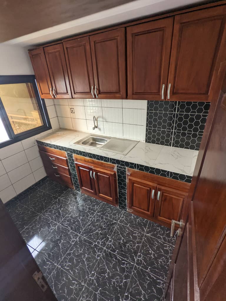 Apartment to rent - Douala, Logbessou I, non loin de la route - 1 living room(s), 2 bedroom(s), 2 bathroom(s) - 160 000 FCFA / month