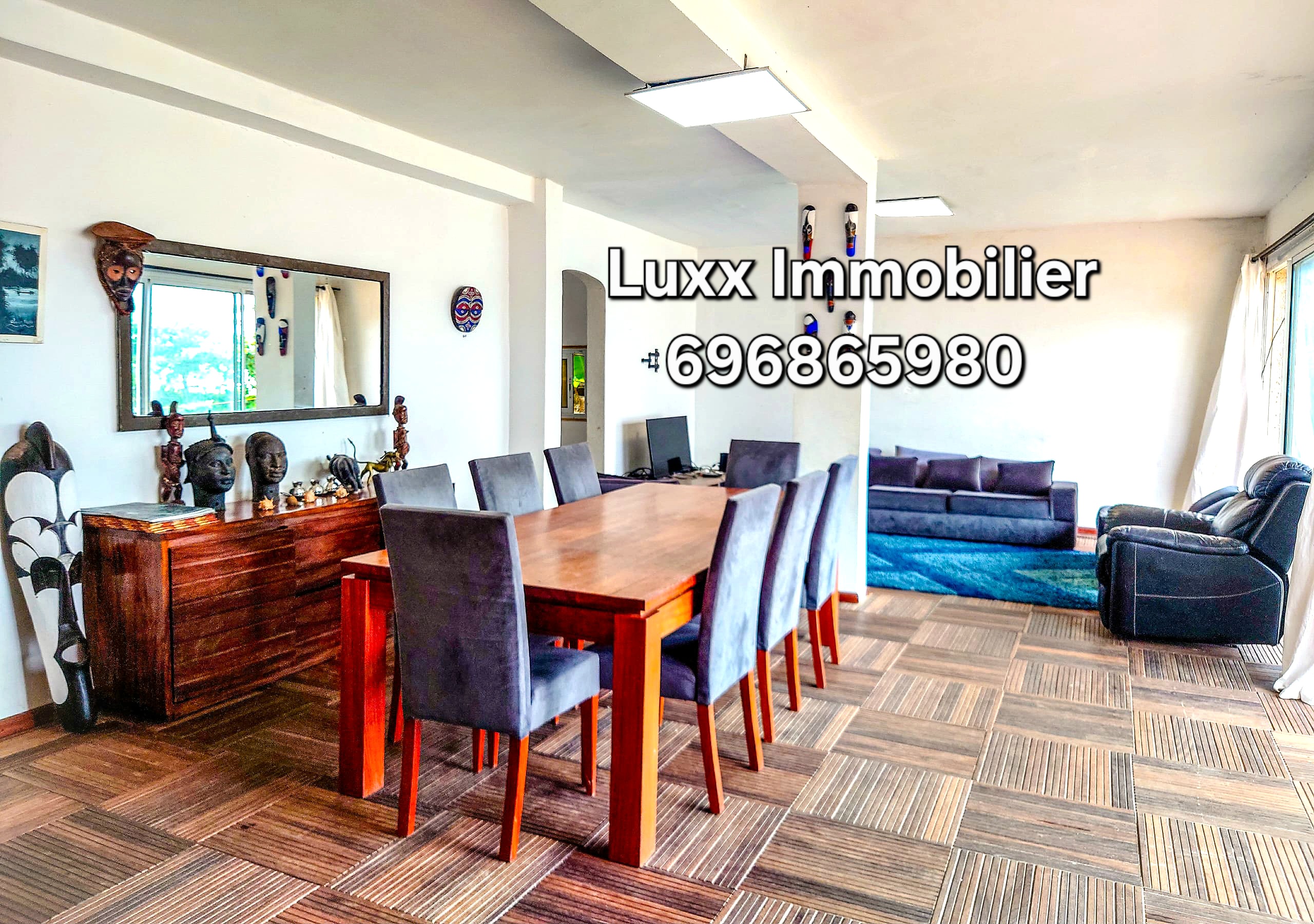 Maison (Duplex) à louer - Kribi, Ebome, 696.86.59.80 pour tous vos besoins de location, achat ou vente - 2 salon(s), 5 chambre(s), 4 salle(s) de bains - 300 000 FCFA / mois
