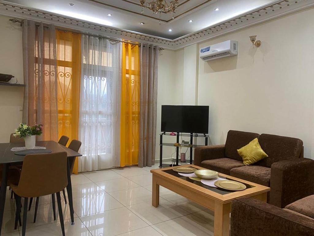 Appartement à louer - Yaoundé, Bastos, Bastos centre studio meublé au mois - 1 salon(s), 1 chambre(s), 2 salle(s) de bains - 600 000 FCFA / mois