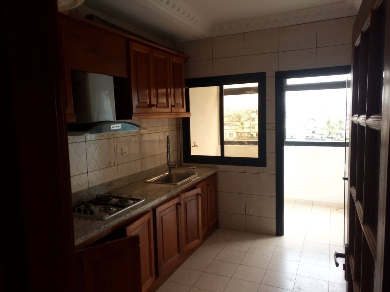 Apartment to rent - Douala, Bonapriso,  - 1 living room(s), 2 bedroom(s), 1 bathroom(s) - 600 000 FCFA / month
