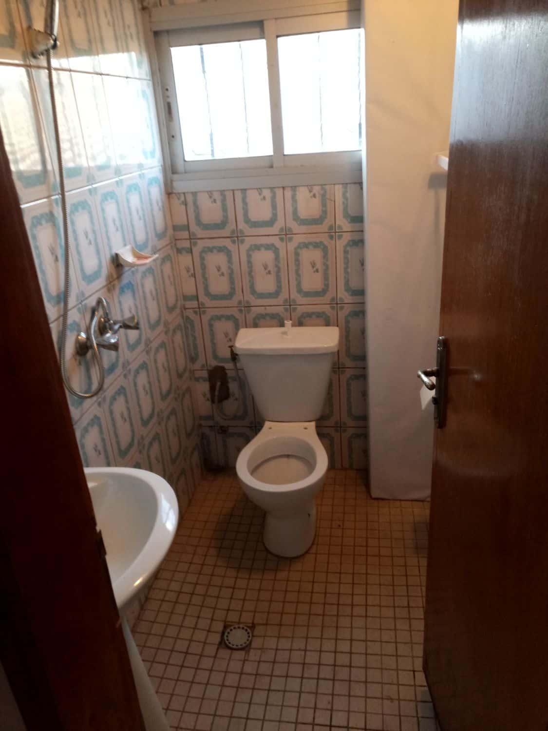 Apartment to rent - Douala, Akwa I,  - 1 living room(s), 2 bedroom(s), 1 bathroom(s) - 250 000 FCFA / month