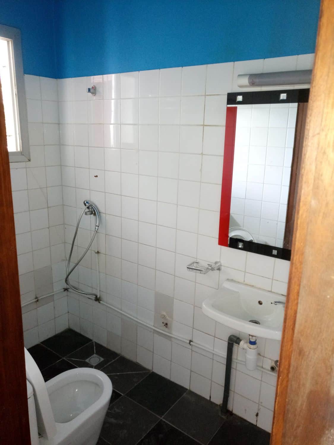 Appartement à louer - Douala, Bonamoussadi,  - 1 salon(s), 2 chambre(s), 1 salle(s) de bains - 250 000 FCFA / mois