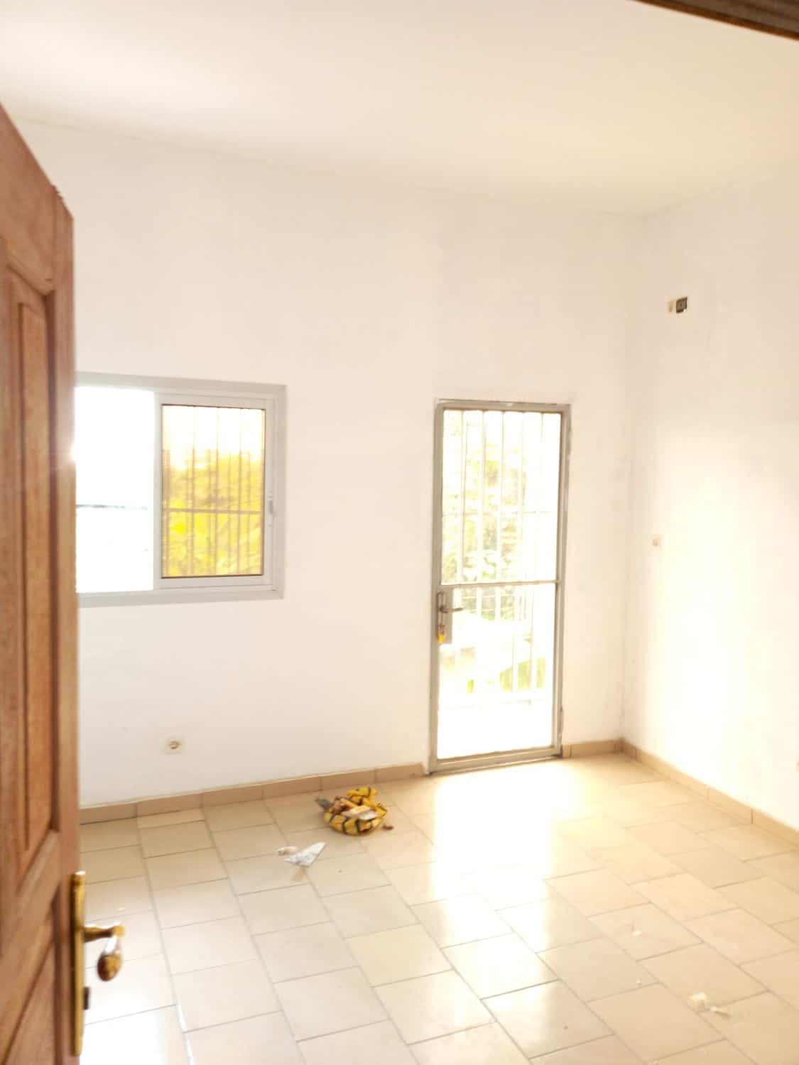 Apartment to rent - Douala, Bonamoussadi,  - 1 living room(s), 2 bedroom(s), 1 bathroom(s) - 250 000 FCFA / month