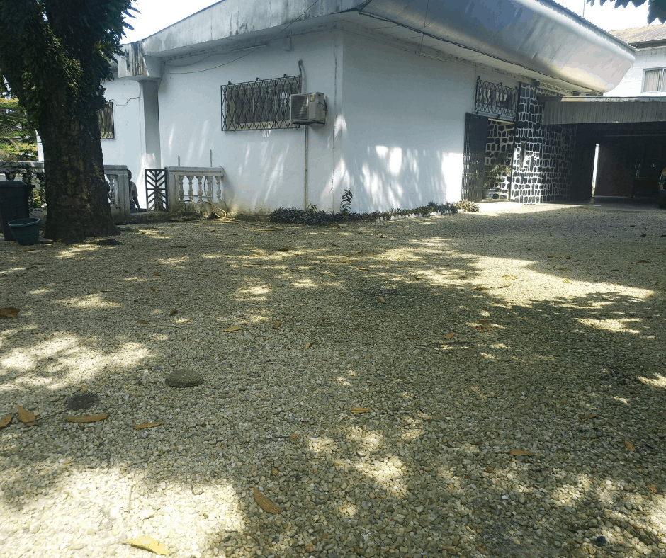 House (Villa) to rent - Douala, Bonanjo, Vallee des ministre - 1 living room(s), 4 bedroom(s), 3 bathroom(s) - 2 300 000 FCFA / month