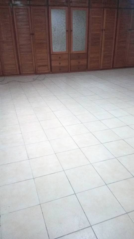 House (Villa) to rent - Douala, Bonapriso, Armée de l'air - 1 living room(s), 3 bedroom(s), 2 bathroom(s) - 1 400 000 FCFA / month