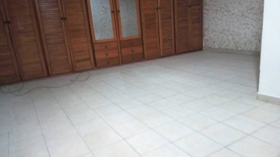 House (Villa) to rent - Douala, Bonapriso, Armée de l'air - 1 living room(s), 3 bedroom(s), 2 bathroom(s) - 1 400 000 FCFA / month