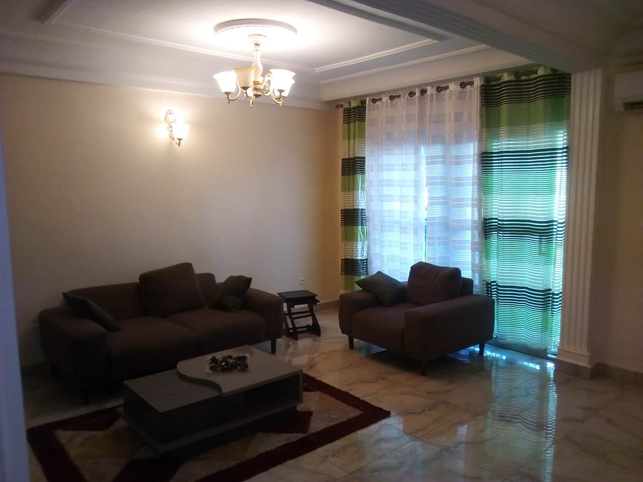 Apartment to rent - Yaoundé, Bastos, vers banque mondiale - 1 living room(s), 2 bedroom(s), 3 bathroom(s) - 1 500 000 FCFA / month