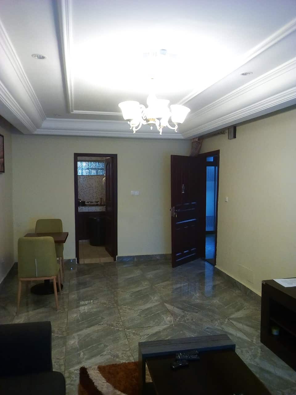 Apartment to rent - Yaoundé, Bastos, vers banque mondiale - 1 living room(s), 1 bedroom(s), 1 bathroom(s) - 1 200 000 FCFA / month