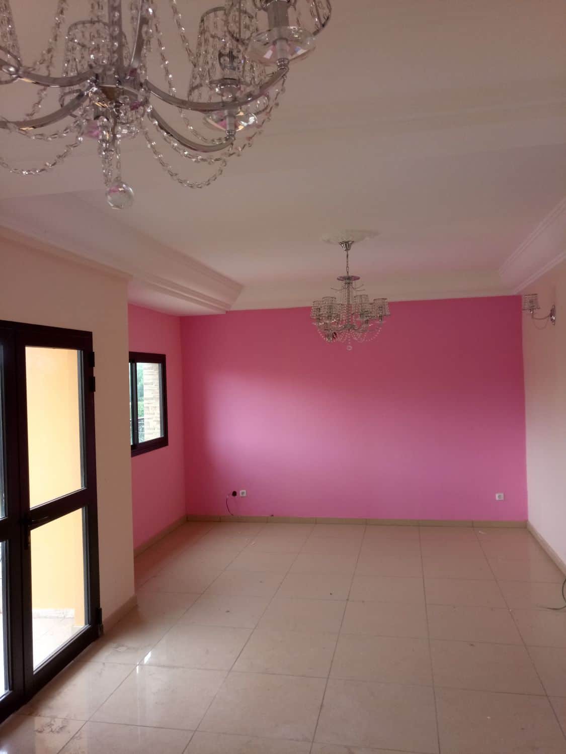Appartement à louer - Douala, Bonamoussadi,  - 1 salon(s), 2 chambre(s), 3 salle(s) de bains - 475 000 FCFA / mois