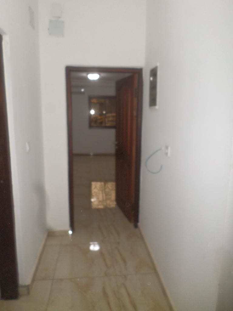 Apartment to rent - Yaoundé, Quartier Fouda,  - 1 living room(s), 2 bedroom(s), 3 bathroom(s) - 540 000 FCFA / month