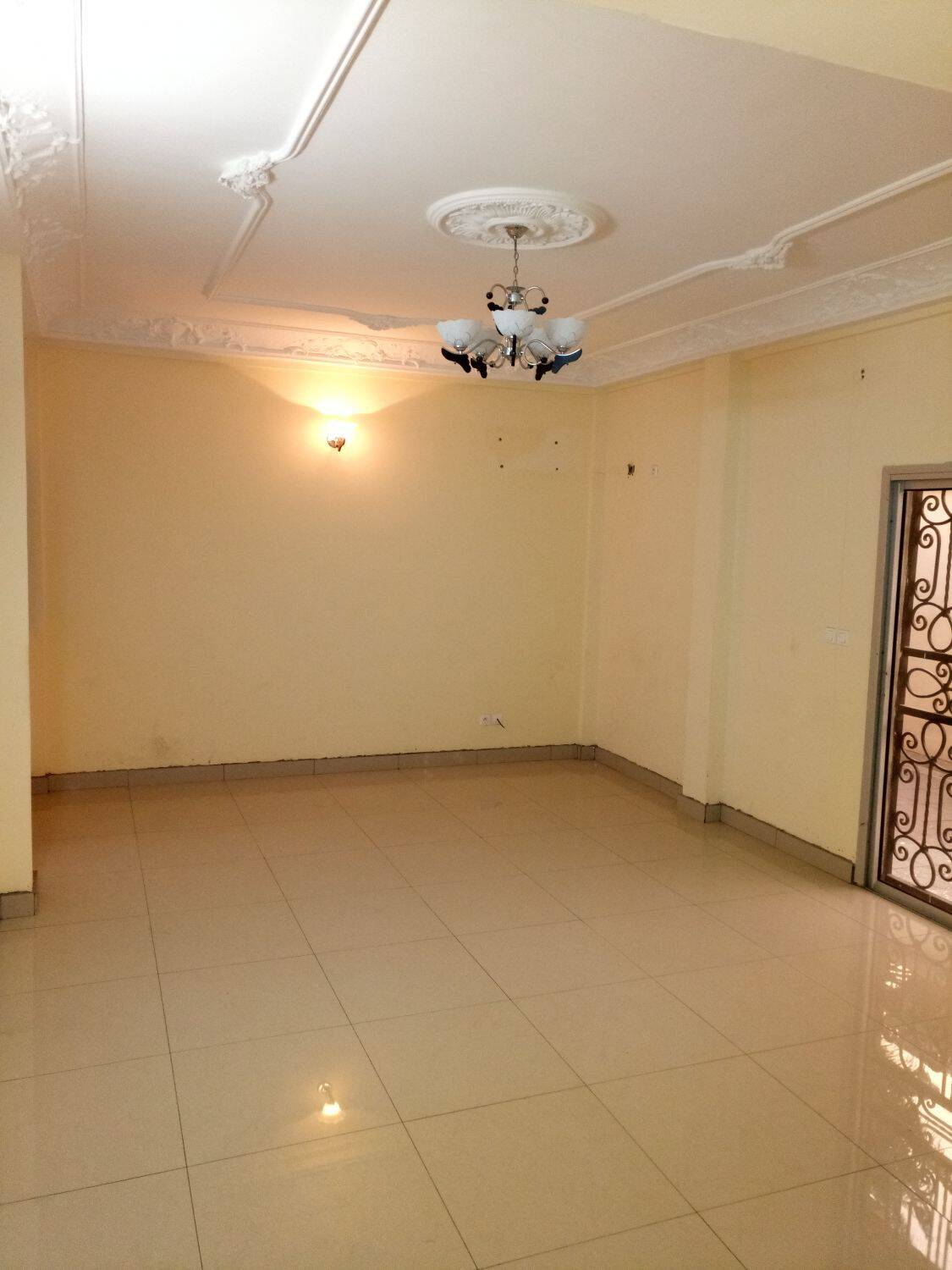 Appartement à louer - Douala, Deido,  - 1 salon(s), 2 chambre(s), 2 salle(s) de bains - 250 000 FCFA / mois
