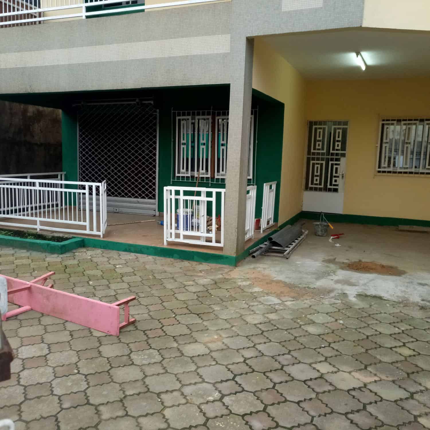House (Villa) to rent - Douala, Ndogbong,  - 1 living room(s), 4 bedroom(s), 3 bathroom(s) - 400 000 FCFA / month