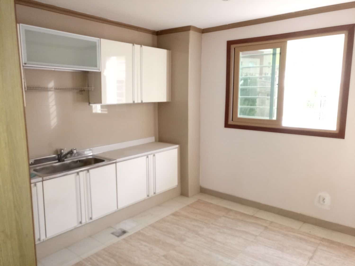 Apartment to rent - Douala, Bonapriso,  - 1 living room(s), 3 bedroom(s), 2 bathroom(s) - 900 000 FCFA / month