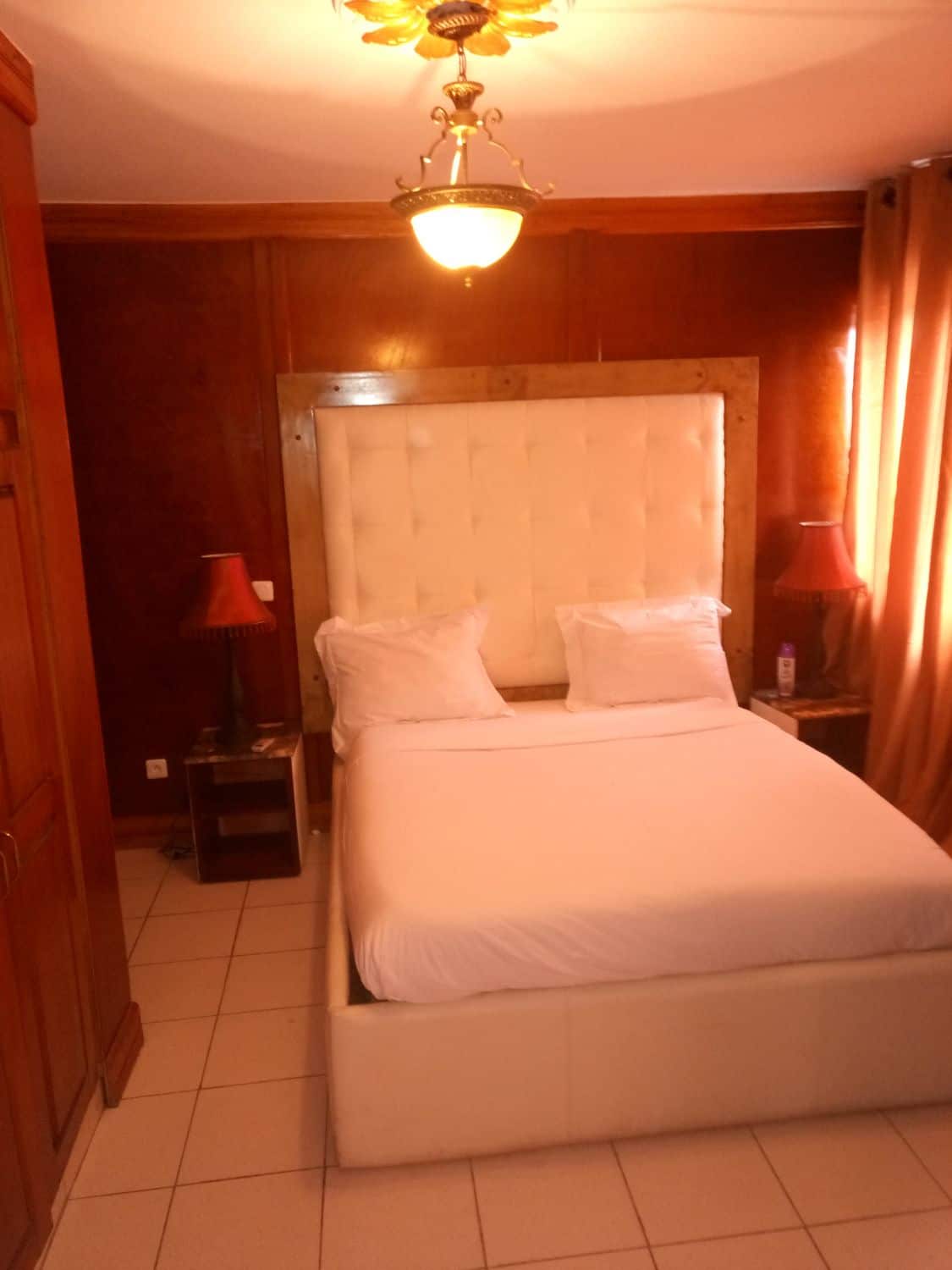 Apartment to rent - Douala, Bonamoussadi,  - 1 living room(s), 2 bedroom(s), 1 bathroom(s) - 1 600 000 FCFA / month