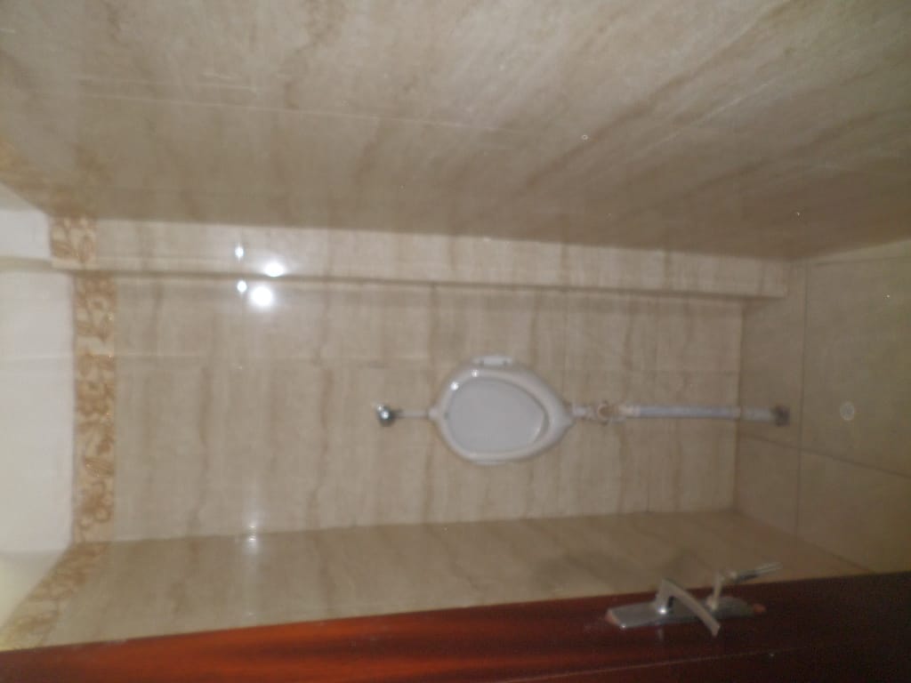 Office to rent at Yaoundé, Bastos, pas loin de centragel  OPEN SPACE - 385 m2 - 3 000 000 FCFA