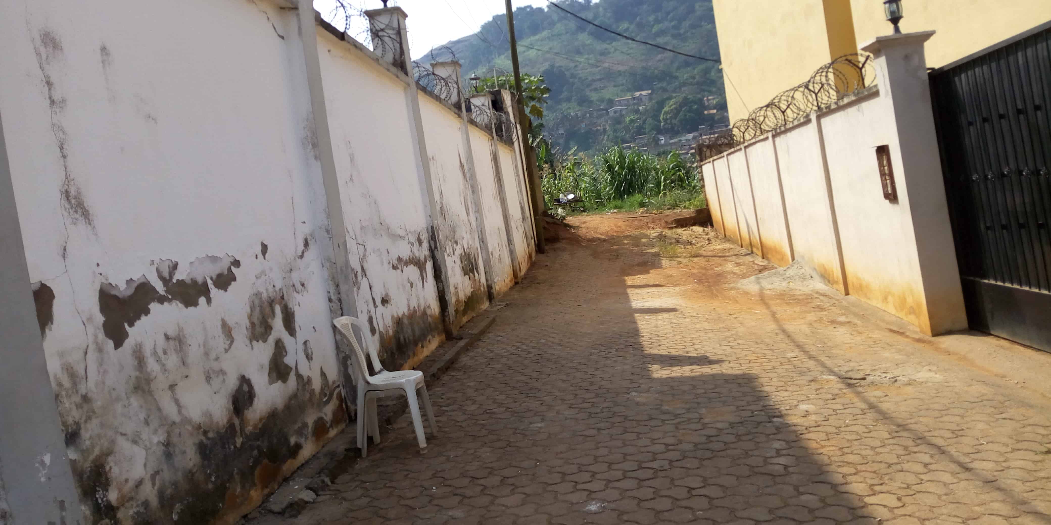 Terrain à vendre - Yaoundé, Bastos, Terrain viabilisés a vendre Yaoundé golf club hypique - 1500 m2 - 712 500 000 FCFA