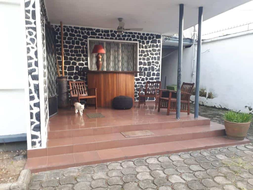 House (Villa) to rent - Douala, Bali, Vers koumassi - 1 living room(s), 4 bedroom(s), 3 bathroom(s) - 900 000 FCFA / month