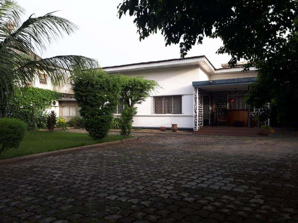 House (Villa) to rent - Douala, Bali, Vers koumassi - 1 living room(s), 4 bedroom(s), 3 bathroom(s) - 900 000 FCFA / month
