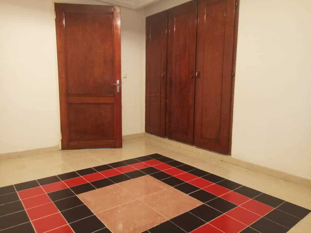 House (Villa) to rent - Douala, Bonapriso, Hydrocarbures - 1 living room(s), 3 bedroom(s), 2 bathroom(s) - 2 000 000 FCFA / month