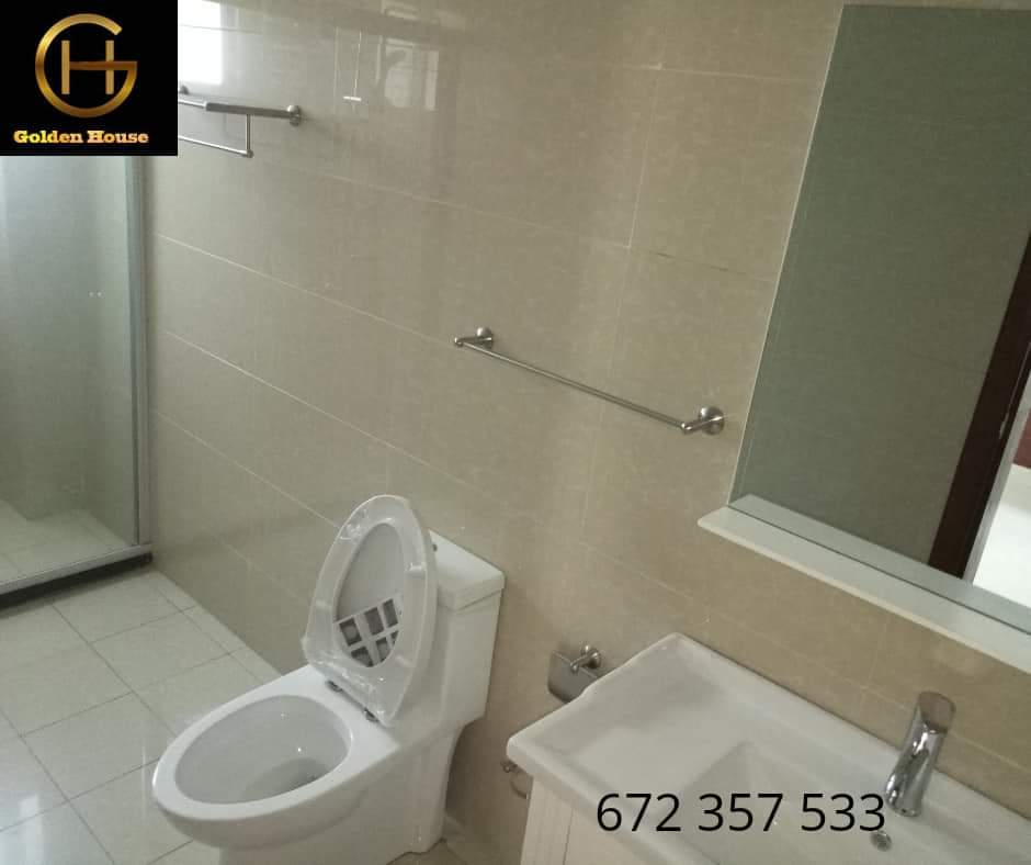 Appartement à louer - Douala, Bonapriso, Rue njo njo - 1 salon(s), 3 chambre(s), 2 salle(s) de bains - 1 000 000 FCFA / mois