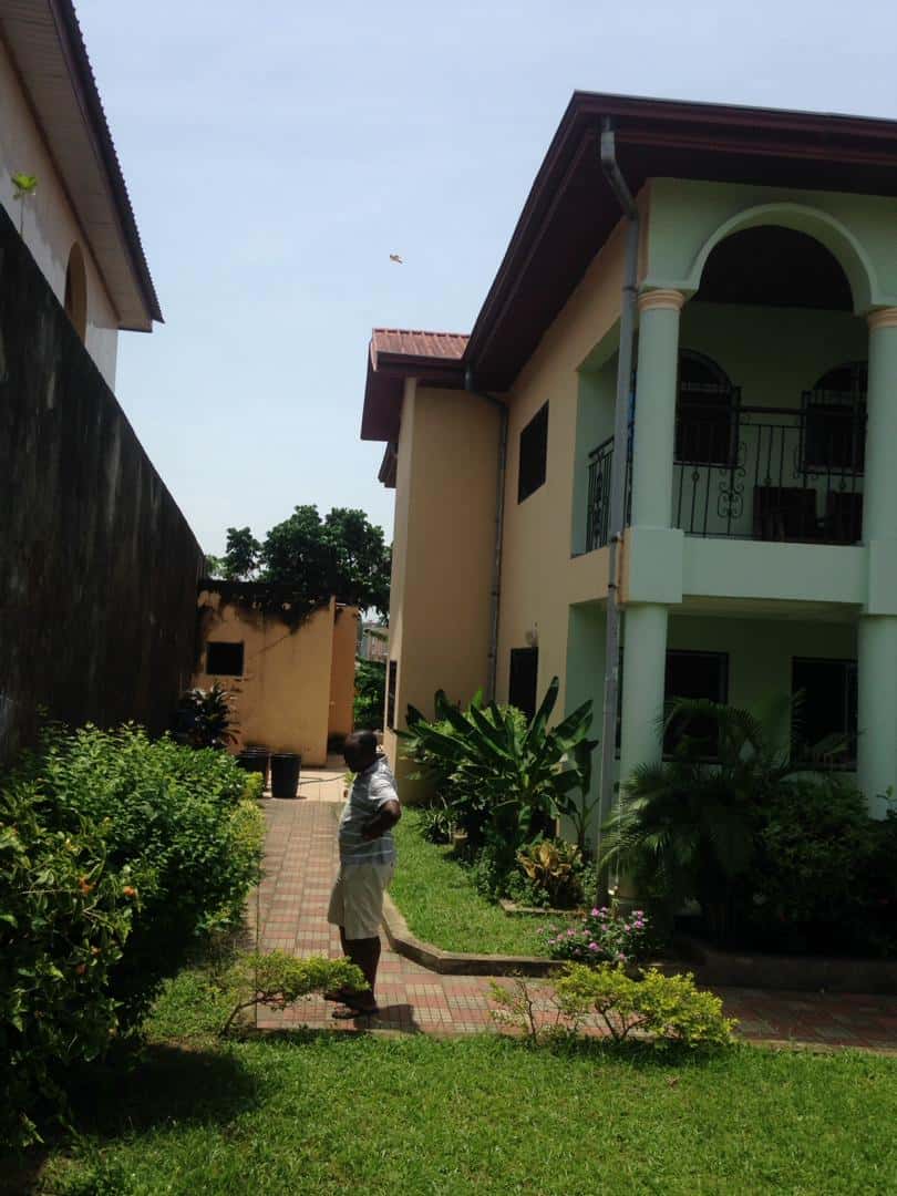 House (Duplex) for sale - Douala, Makepe, St Tropez - 1 living room(s), 5 bedroom(s), 6 bathroom(s) - 250 000 000 FCFA / month