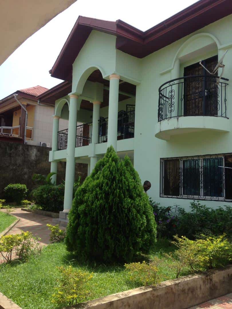 House (Duplex) for sale - Douala, Makepe, St Tropez - 1 living room(s), 5 bedroom(s), 6 bathroom(s) - 250 000 000 FCFA / month