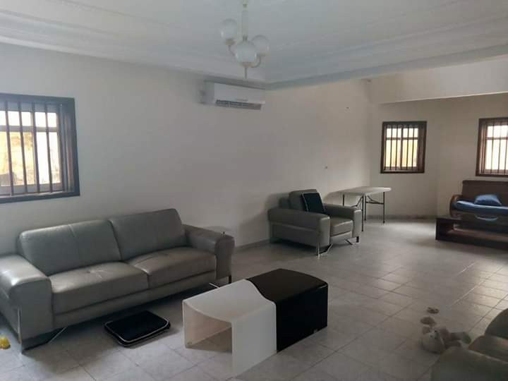 House (Villa) for sale - Douala, Kotto, Mbangue - 1 living room(s), 4 bedroom(s), 3 bathroom(s) - 100 000 000 FCFA / month