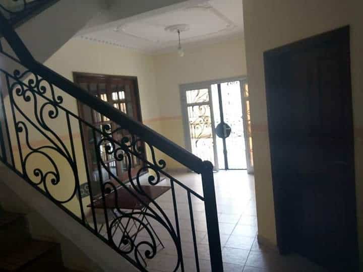 House (Villa) for sale - Douala, Kotto, Mbangue - 1 living room(s), 4 bedroom(s), 3 bathroom(s) - 100 000 000 FCFA / month