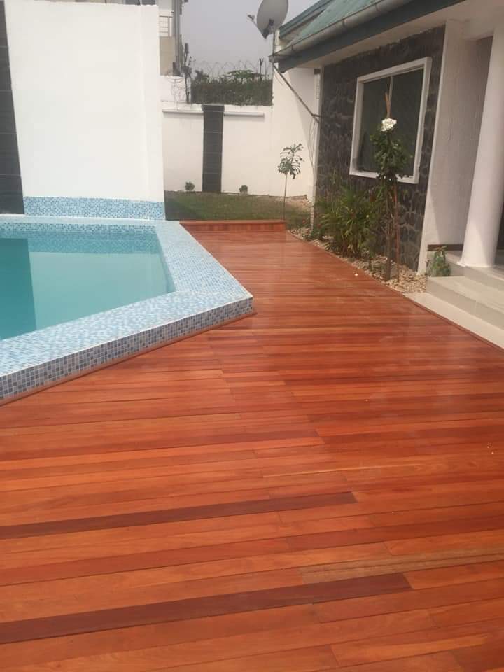 Maison (Villa) à louer - Douala, Bonapriso, Armée de l'air - 1 salon(s), 3 chambre(s), 2 salle(s) de bains - 1 400 000 FCFA / mois