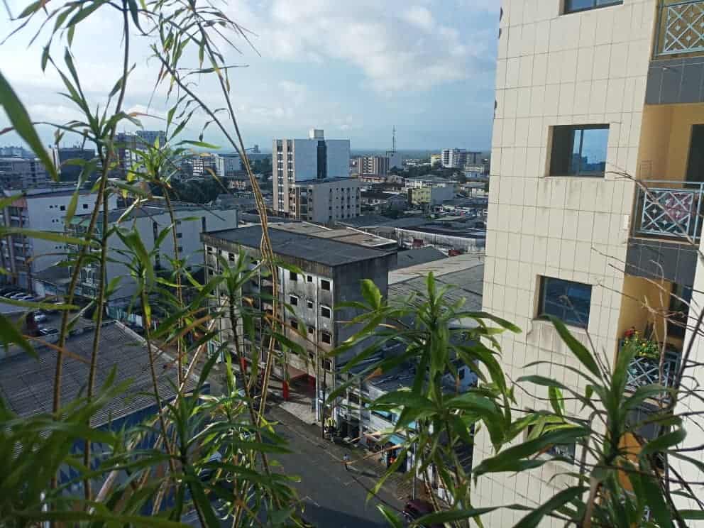 Terrain à vendre - Douala, Yassa, Non loin du stade - 800 m2 - 44 000 000 FCFA
