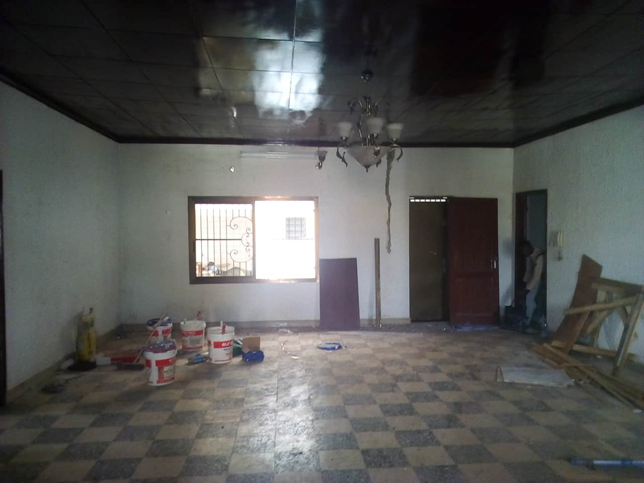 House (Villa) to rent - Yaoundé, Bastos, pas loin de mtn - 1 living room(s), 3 bedroom(s), 2 bathroom(s) - 1 000 000 FCFA / month