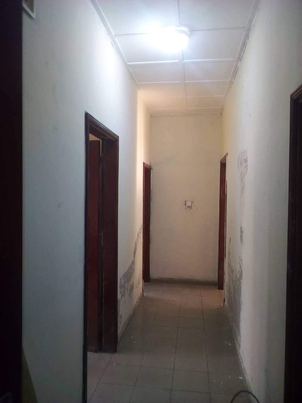 House (Villa) to rent - Yaoundé, Bastos, pas loin de mtn - 1 living room(s), 3 bedroom(s), 2 bathroom(s) - 1 000 000 FCFA / month