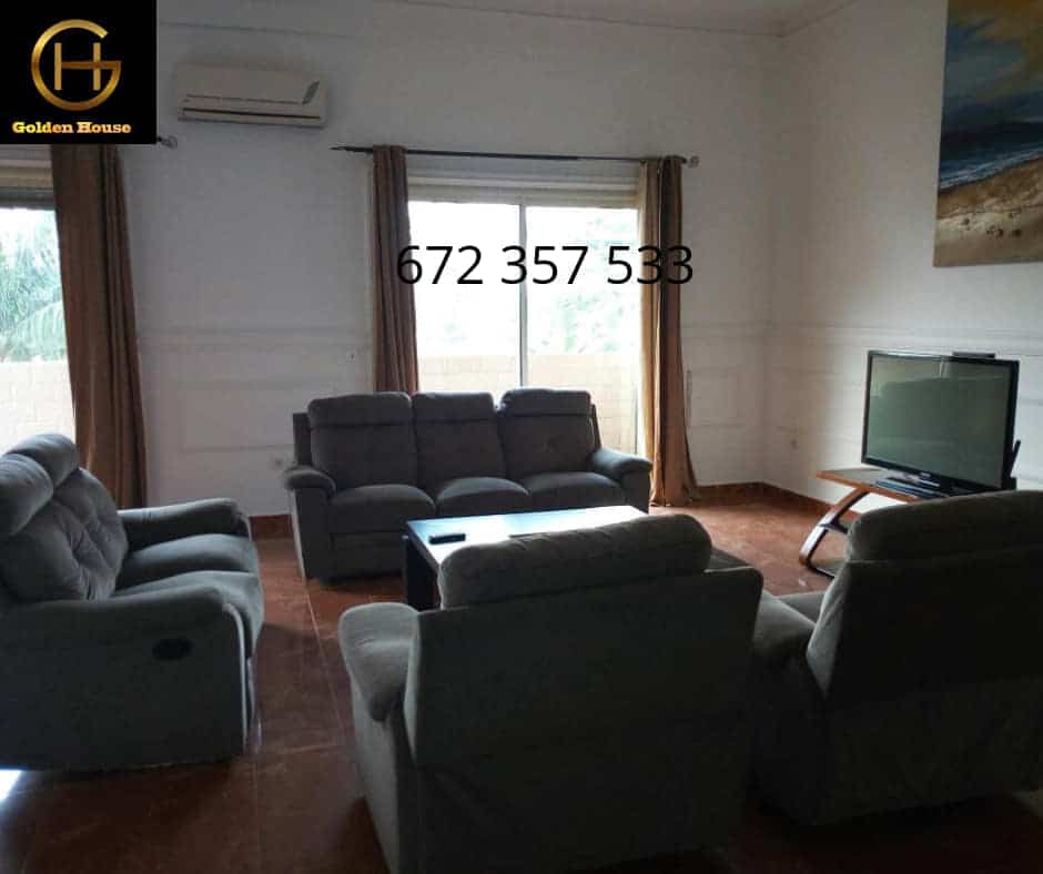 Appartement à louer - Douala, Bonanjo, bonanjo - 1 salon(s), 4 chambre(s), 5 salle(s) de bains - 3 000 000 FCFA / mois