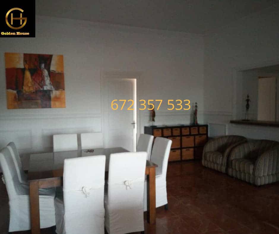 Appartement à louer - Douala, Bonanjo, bonanjo - 1 salon(s), 4 chambre(s), 5 salle(s) de bains - 3 000 000 FCFA / mois