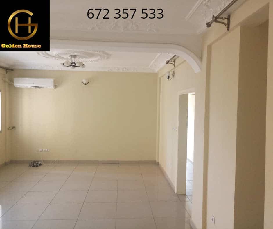Appartement à louer - Douala, Bonapriso, bonapriso - 1 salon(s), 2 chambre(s), 2 salle(s) de bains - 700 000 FCFA / mois